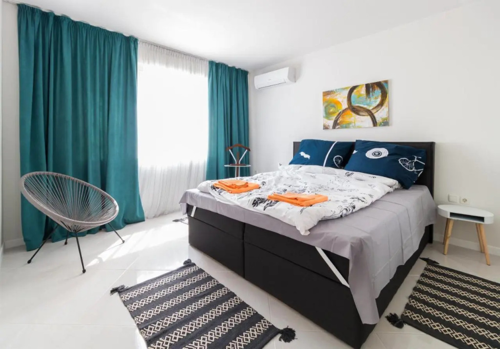 Pop your COLORS Funky and Modern 1BDR Apt by Flat Mаnager — 4-Star Luxury Hotel in Plovdiv, Bulgaria