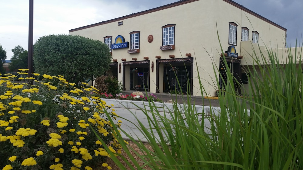 Days Inn by Wyndham Santa Fe New Mexico - photo 23