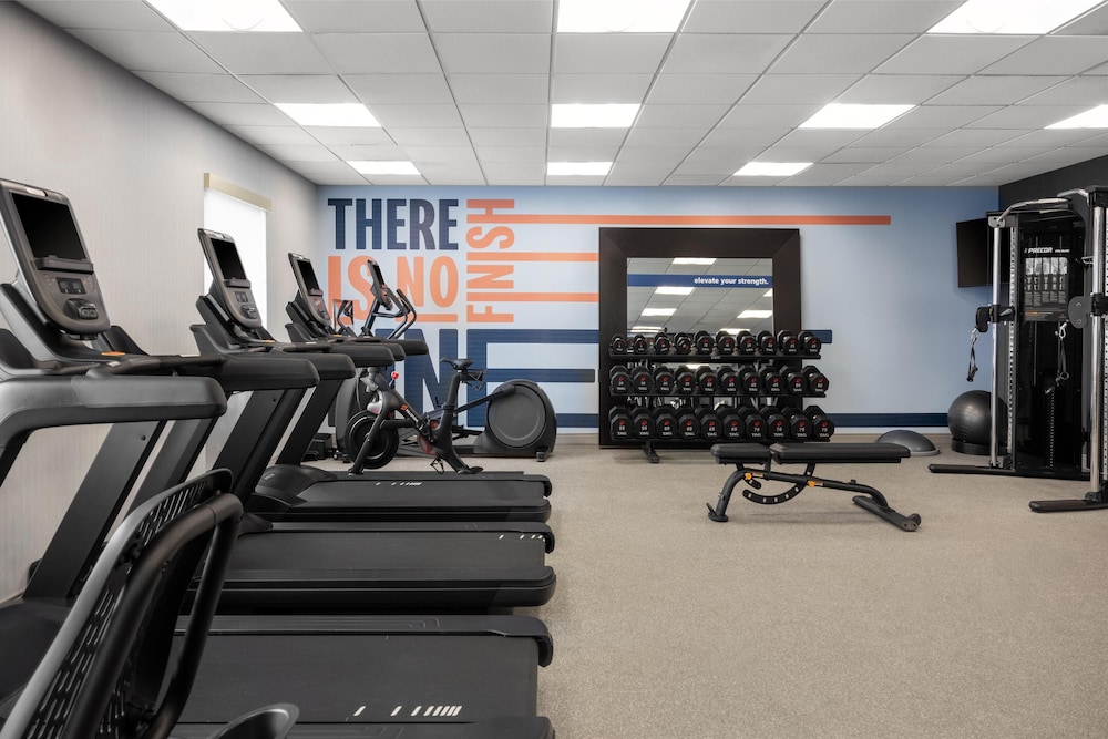 Hampton Inn Lexington Medical Center - photo 28