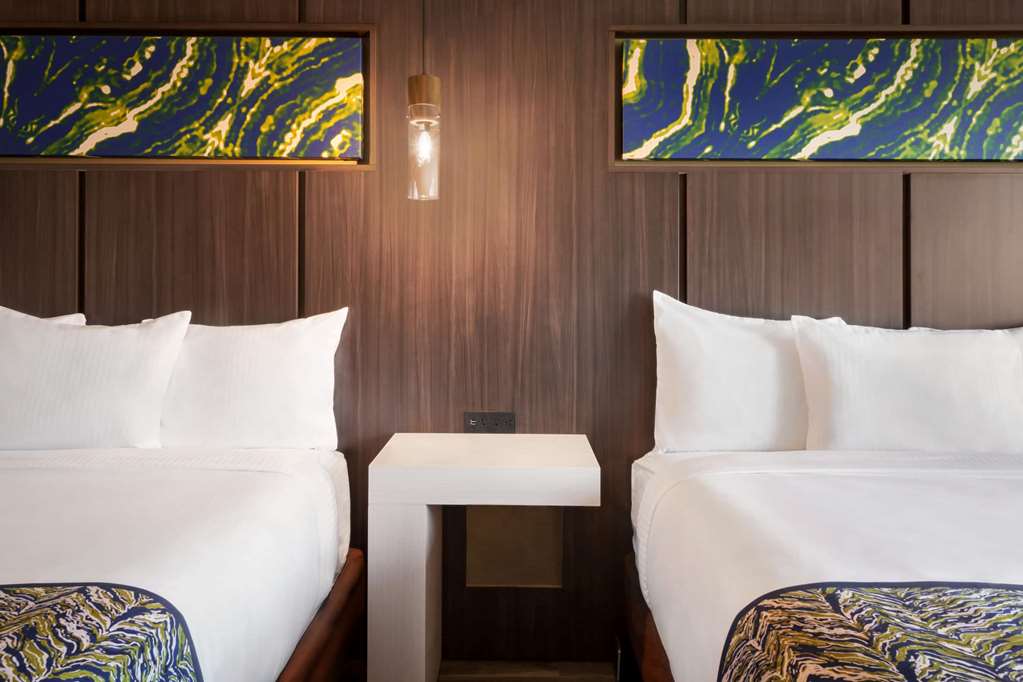 La Quinta Inn & Suites by Wyndham Orlando IDrive Theme Parks - photo 19