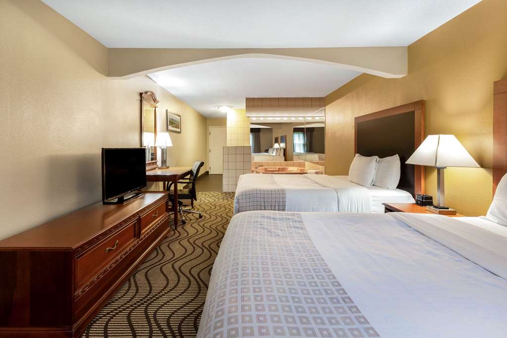 La Quinta Inn by Wyndham Sandusky near Cedar Point - photo 38