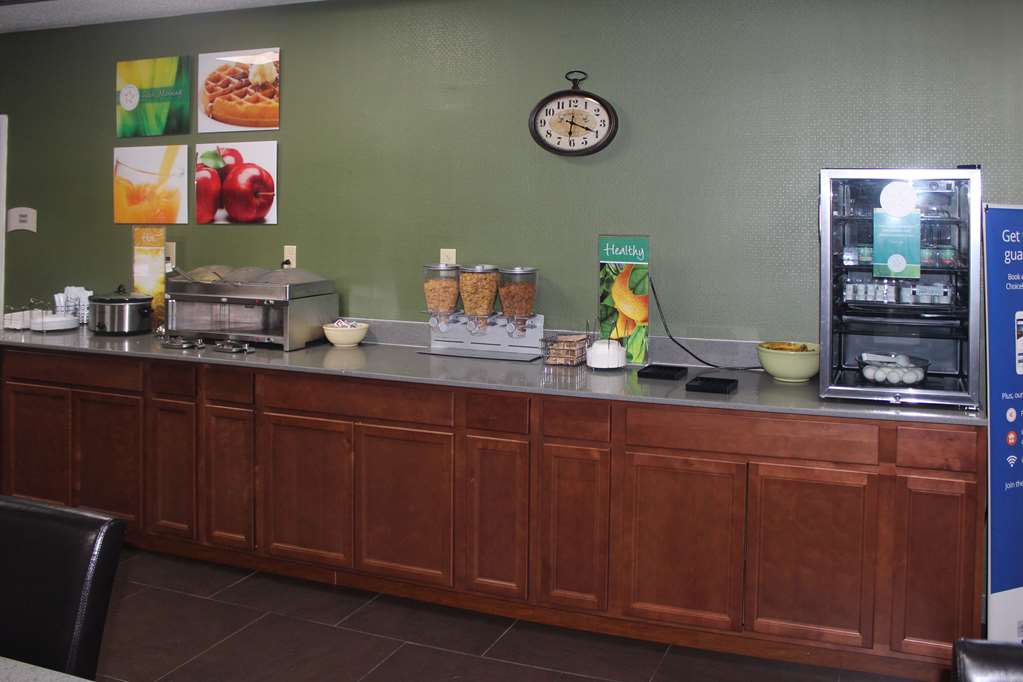 Quality Inn North Vernon near Hwy 50 - photo 29