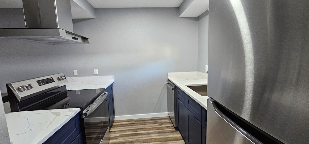 Olympic Suites Inn - photo 15