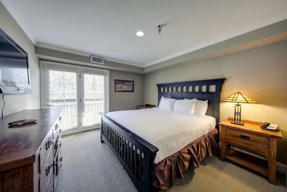 The Residences at Biltmore - photo 5