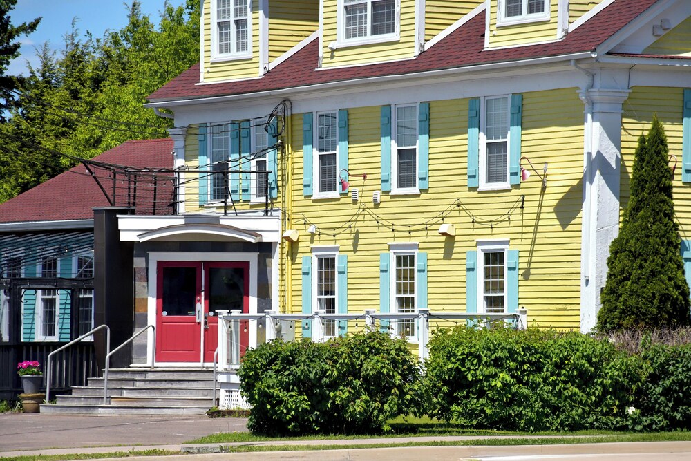 Hotel Gabriel By Bower Boutique Hotels — Shediac