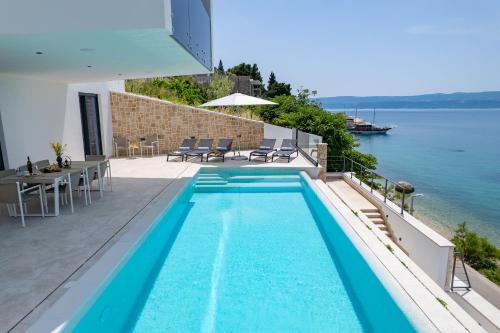 Villa Loma Brzet Omiš — 4-Star Luxury Hotel in Omis, Croatia