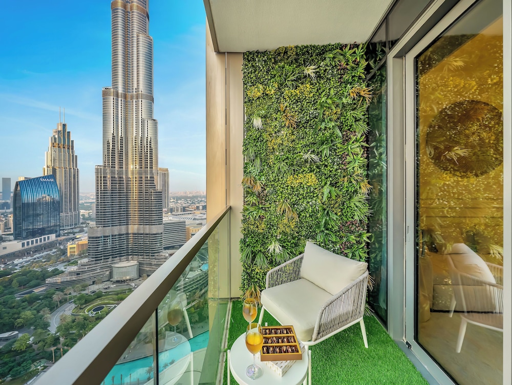 Grandeur 2 Bedroom Apartments I Burj Khalifa & Fountain Views I Free Parking Gym Pool Wi Fi & PS5 I by Skyline Serenity — 4-Star Luxury Hotel in Dubai, United Arab Emirates