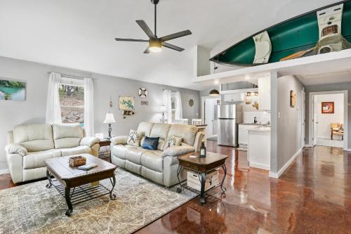 Playin Hooky in Canyon Lake, United States