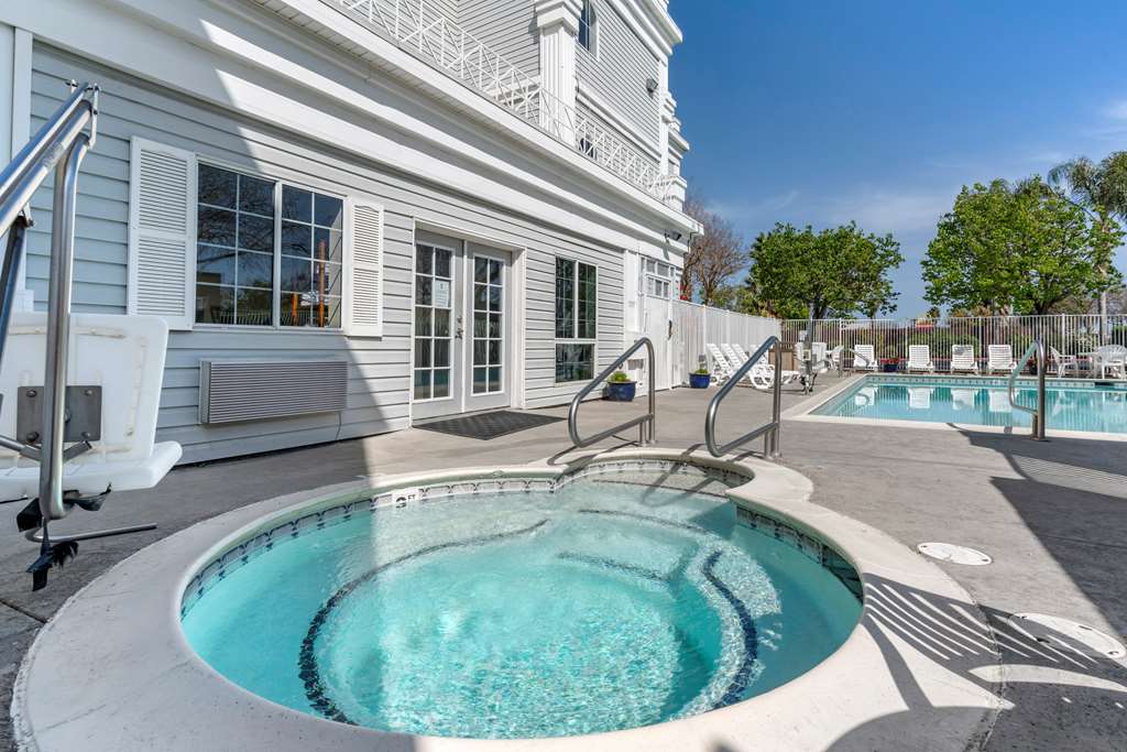 Best Western Luxury Inn - photo 4