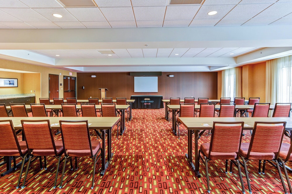 Courtyard by Marriott Bridgeport Clarksburg - photo 35