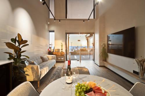 Samuel Tlv in Tel Aviv, Israel