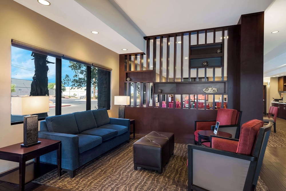 Comfort Inn & Suites Las Vegas Nellis - photo 4