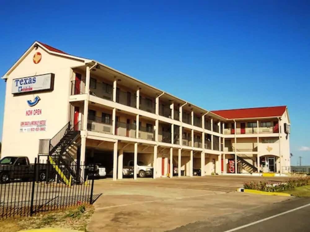 Texas Inn in Waxahachie, United States