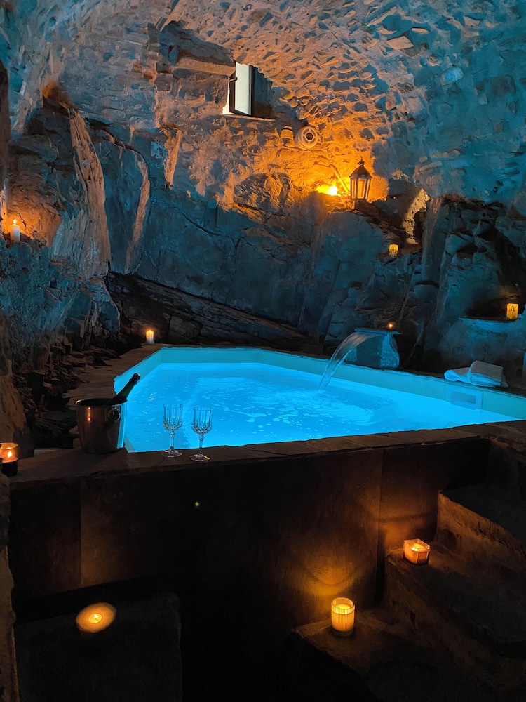 La Casa Medievale Suites & SPA — 4-Star Luxury Hotel in Pontremoli, Italy