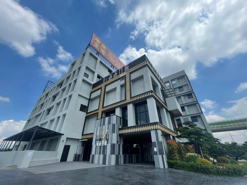 Motel Lin — hotel in Taichung