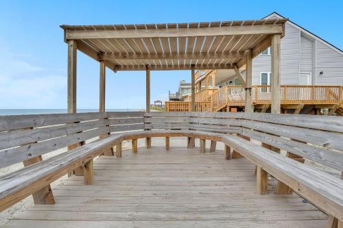 Wahoo by Oak Island Accommodations - photo 41