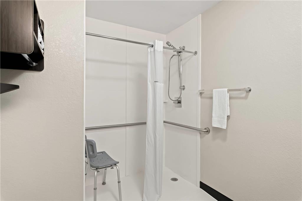 Quality Inn & Suites - photo 25