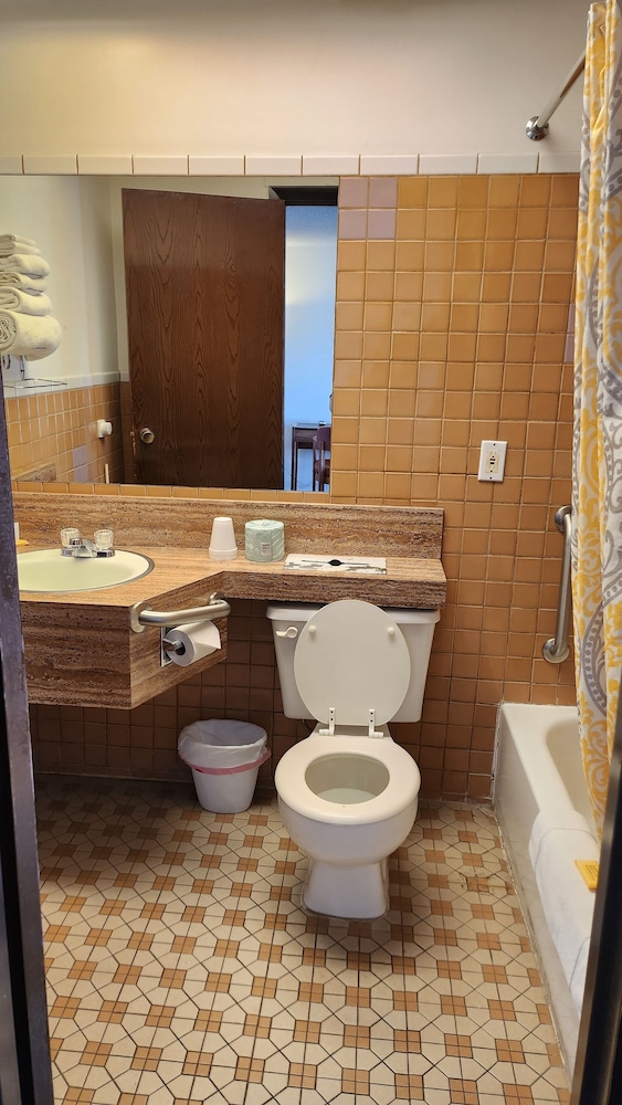 Golden Arrow Motel - photo 32