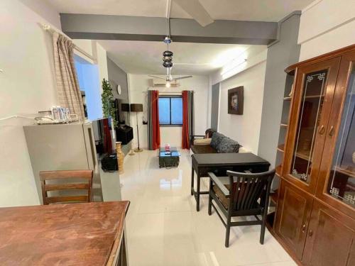 Seabird 1 Bhk Ground floor Carter rd Bandra west — 4-Star Luxury Hotel in Mumbai, India