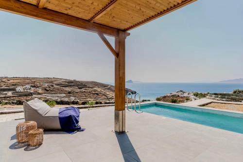 Verros Hut Mini Pool Villa — 4-Star Luxury Hotel in Kythnos, Greece