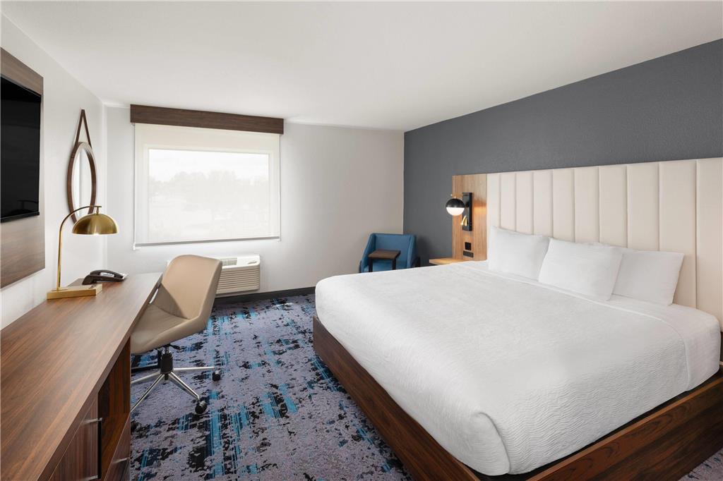 La Quinta Inn & Suites by Wyndham Springdale - photo 21