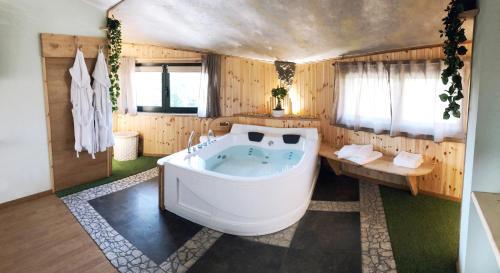 REnt Room Wood — hotel in Anguillara Sabazia