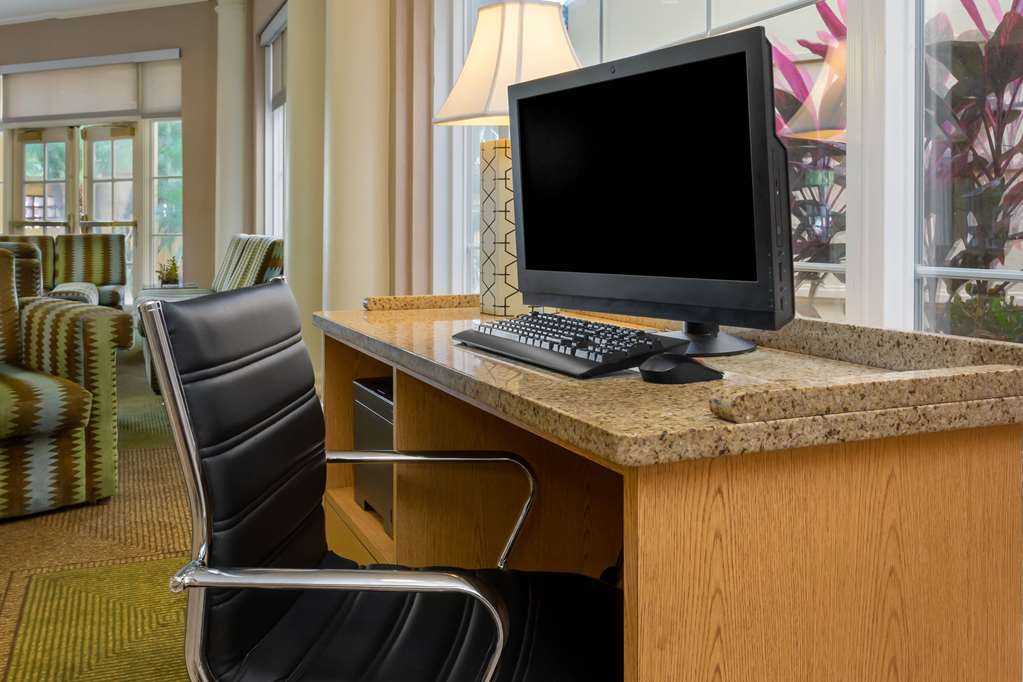 La Quinta Inn & Suites by Wyndham Lakeland West - photo 7