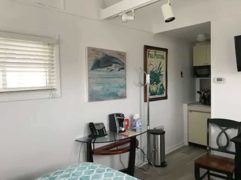 Driftwood Resort - photo 27