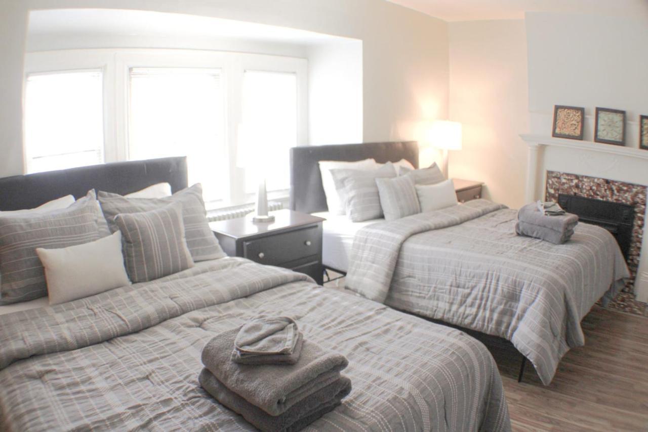 Steps Away From Hospital 2 Queen Bed City View — 4-Star Luxury Hotel in Pittsburgh, United States