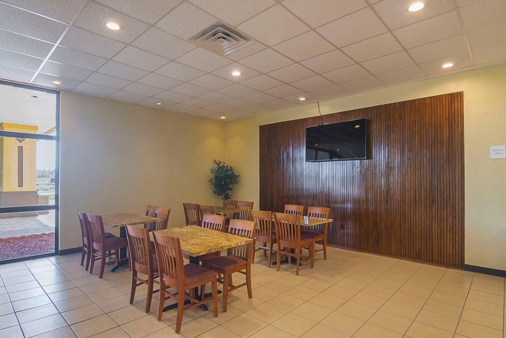 Hotel Super 8 Sulphur Springs - photo 23