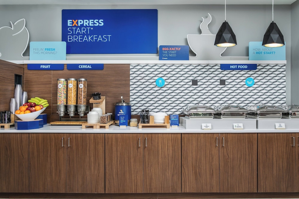 Holiday Inn Express Chattanooga Hamilton Place by IHG - photo 24