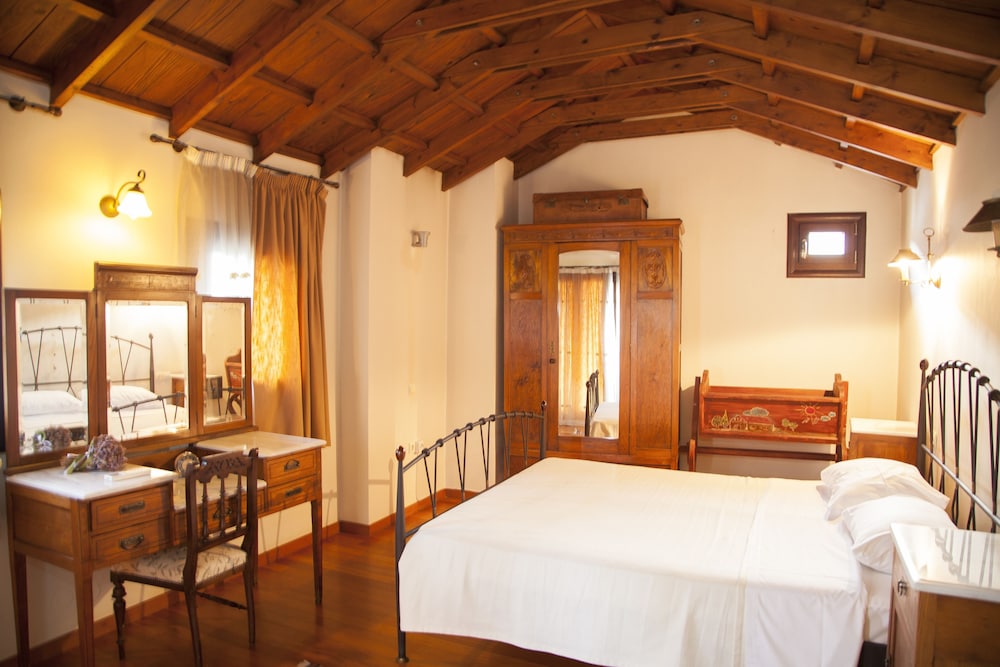 Kalimera Archanes Village — 4-Star Luxury Hotel in Irakleion, Greece