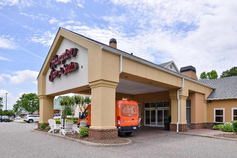 Hampton Inn & Suites Newport News - photo 3