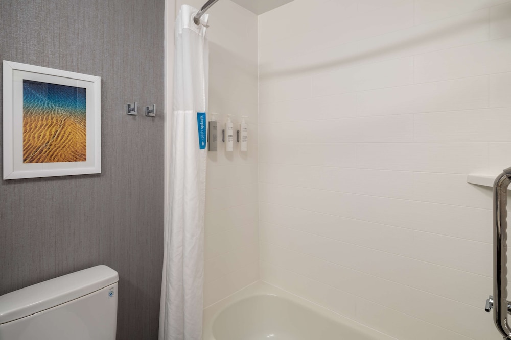 Hampton Inn & Suites Agoura Hills - photo 25