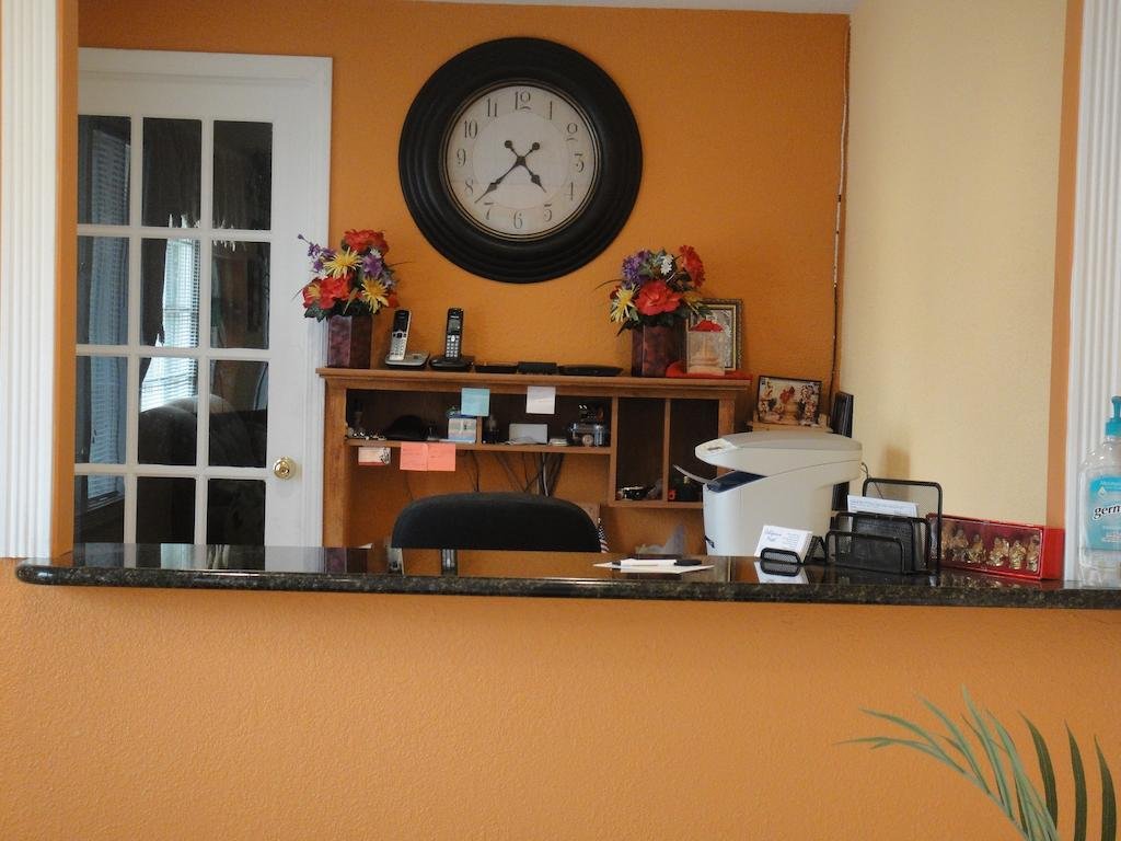 California Motel — California — photo 2
