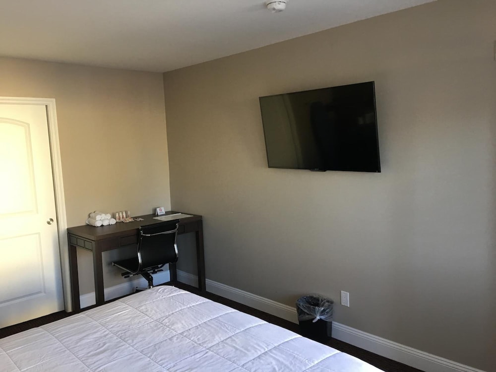 Vallejo Inn - photo 20