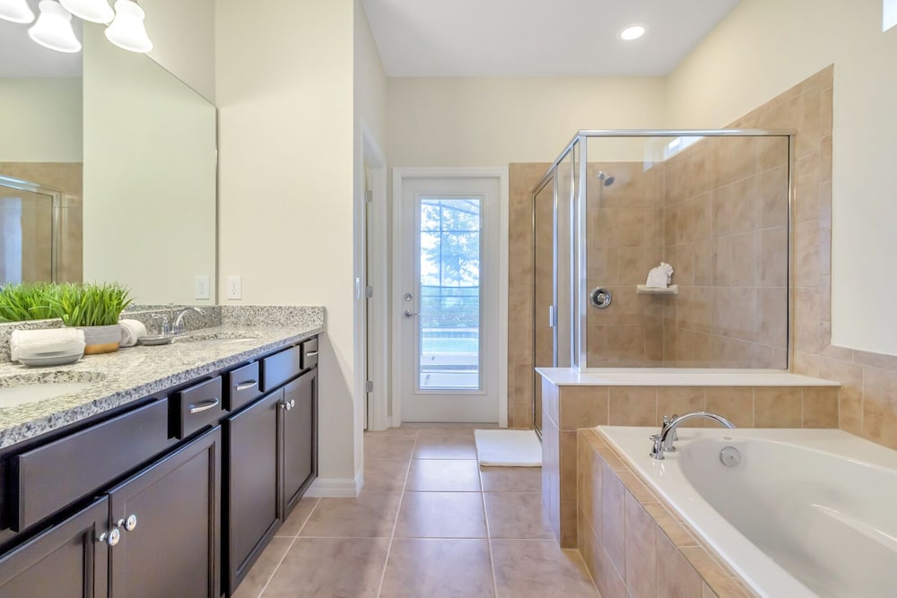 Solterra Resort 7BD Brand New Pool Home #7st565 - photo 20