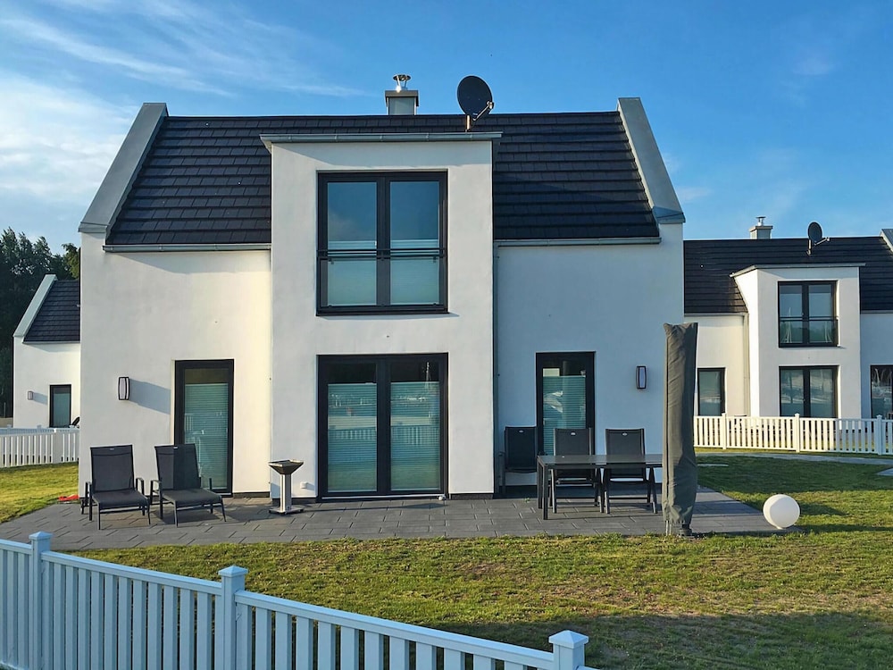 Ferienhaus am Yachthafen in Peenemunde — 4-Star Luxury Hotel in None, Germany