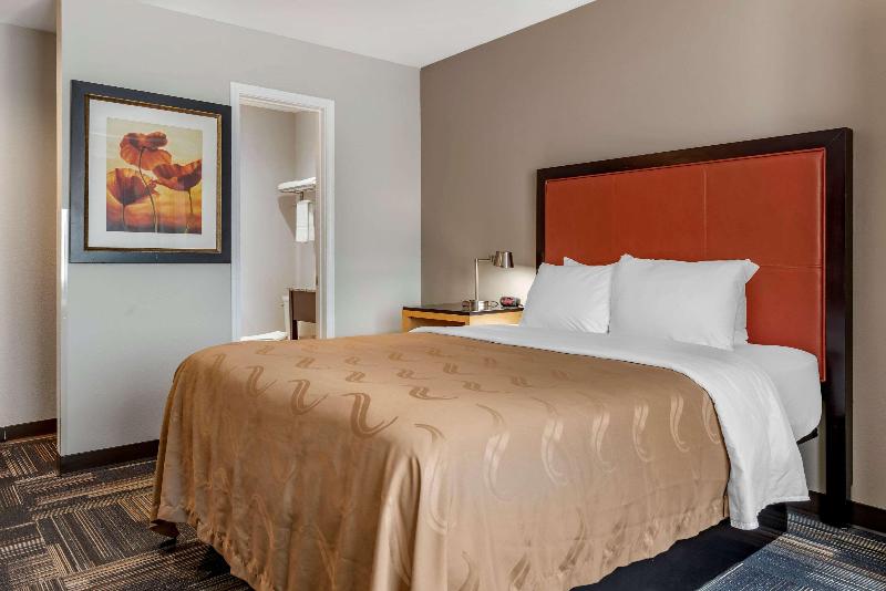 Quality Inn & Suites Evansville Downtown - photo 54