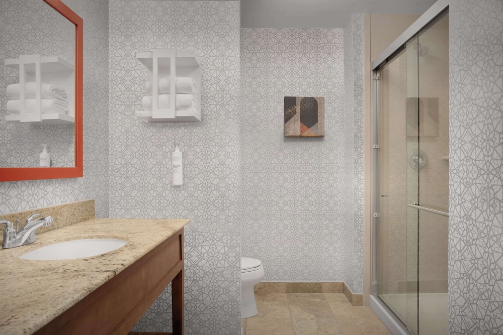 Hampton Inn & Suites Williston - photo 25