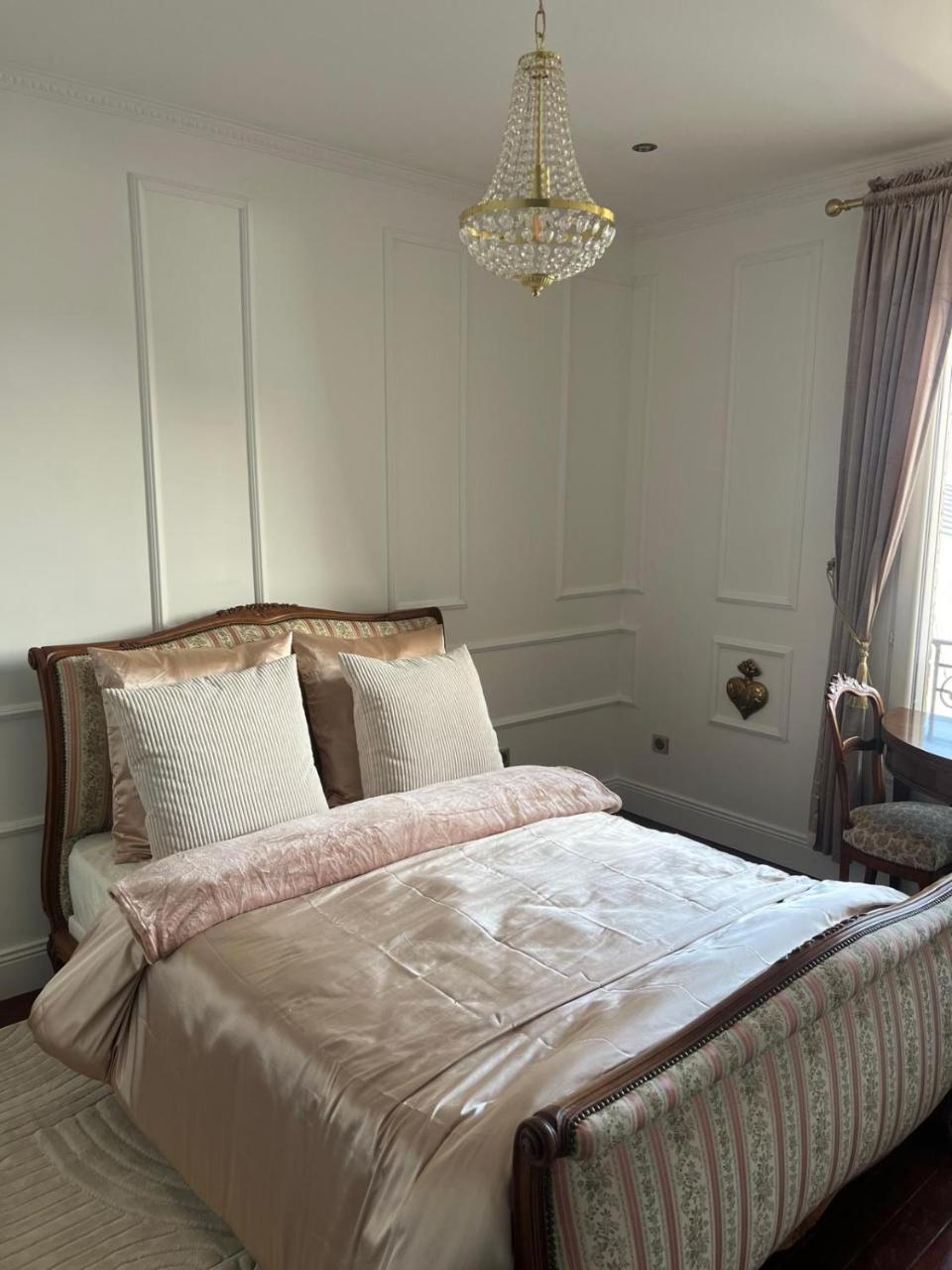 Charming Stay — Unknown City — photo 3