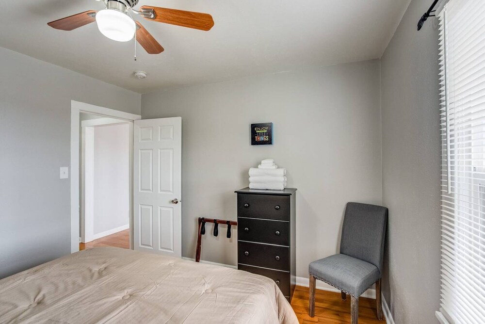 2BR Olympic Training Center Dog friendly - photo 7