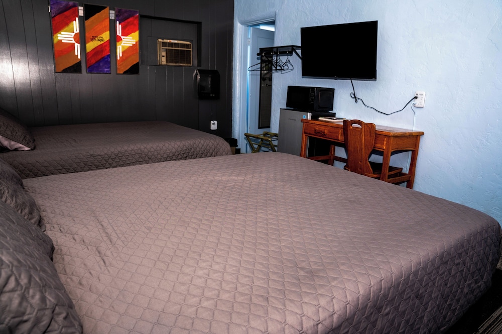 Maverick Motel and Glamp Ground - photo 9