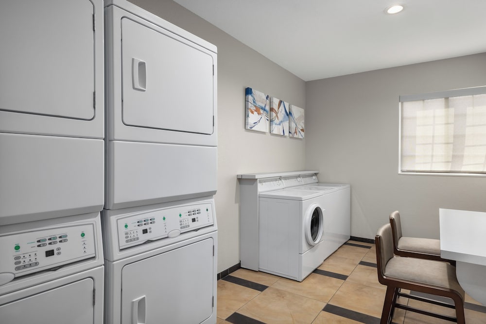 Candlewood Suites Alexandria by IHG - photo 23