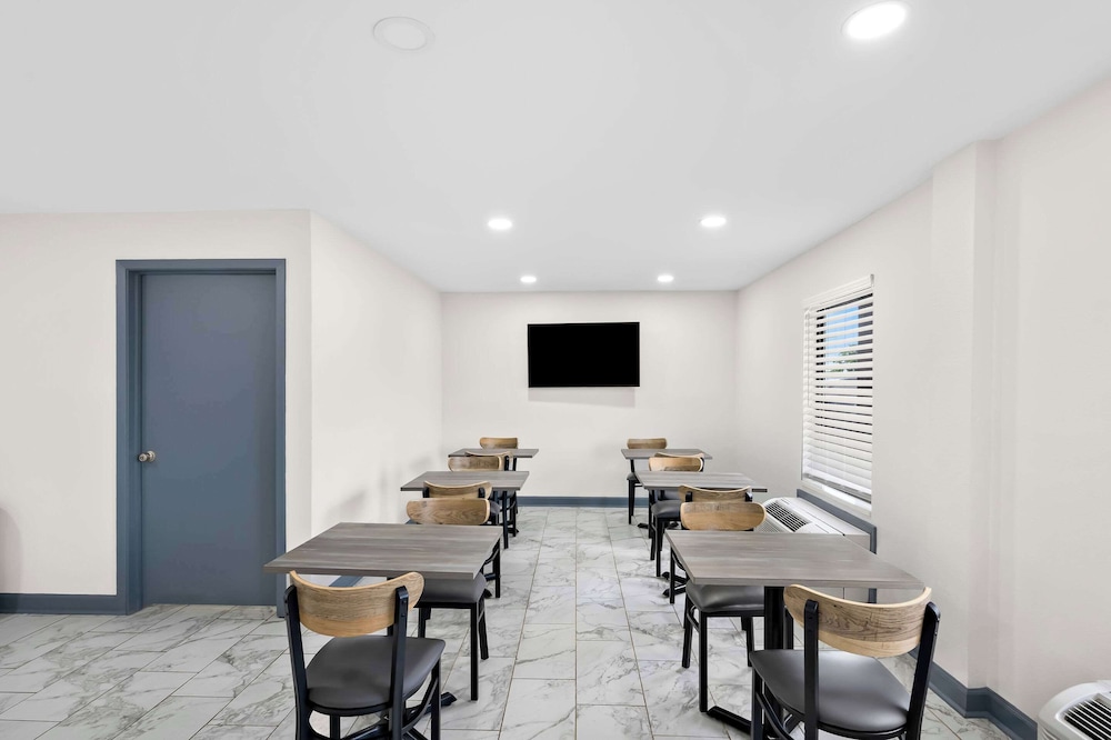 Quality Inn & Suites Monticello - photo 50