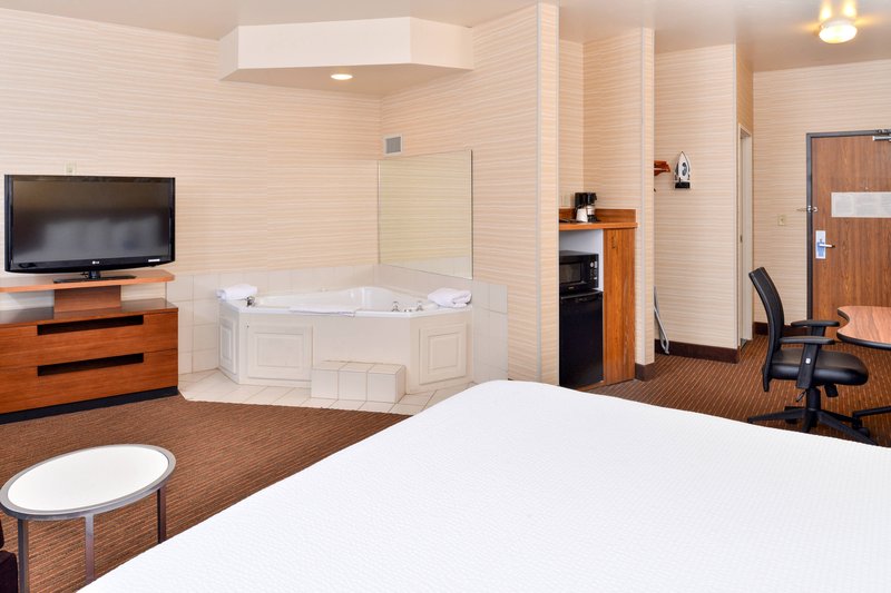 Fairfield Inn & Suites by Marriott - photo 13