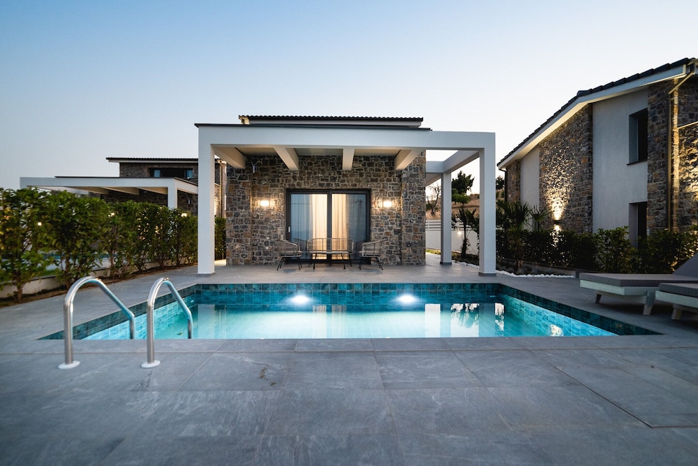 Terra Olivia Luxury Villas and Suites — 4-Star Luxury Hotel in Kassandreia, Greece