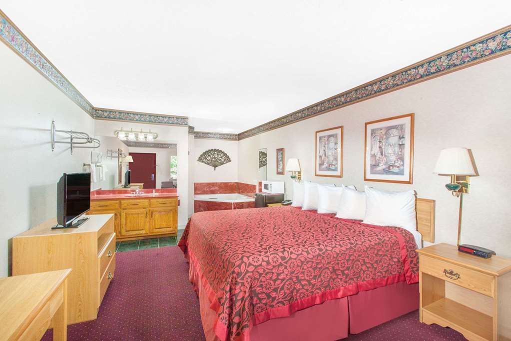 Days Inn by Wyndham Eureka Springs - photo 11
