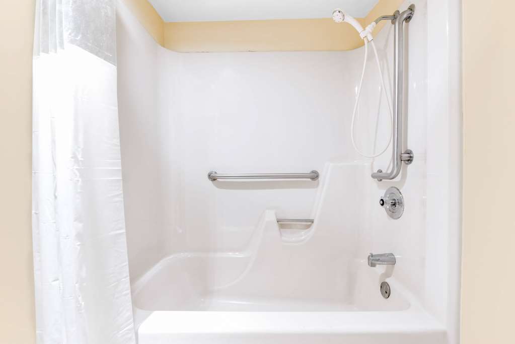 Days Inn by Wyndham Monett - photo 9