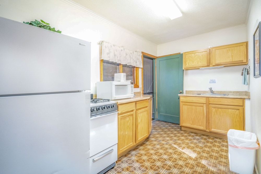 Bear Paw Lodge & Vacation Homes - photo 22